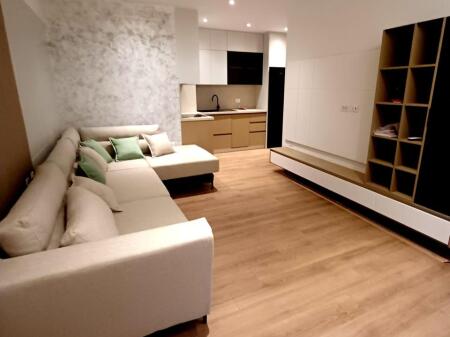 APARTAMENT 2+1+POST PARKMI ME QIRA KAFE FLORA