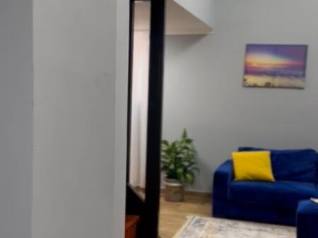 Jepet me qera 2+1 dubleks mobiluar 55000 lek mbrapa Ambasada Ambasada