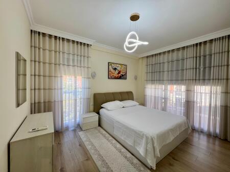 Affitto, Appartamento 2+1+3 Bagni "Pazari i Ri", Tirana.