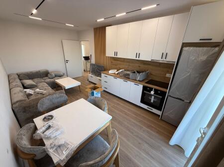 🏡 Shitet 2+1 + verandë 📍 Kinostudio – Myslym Keta💶 125,000 €