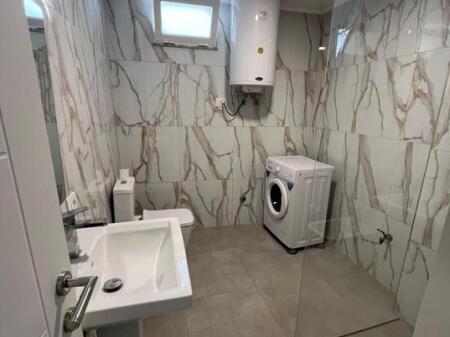 Apartament 1+1 me qira – Mbrapa Gjimnazit “Sami Frashëri”
