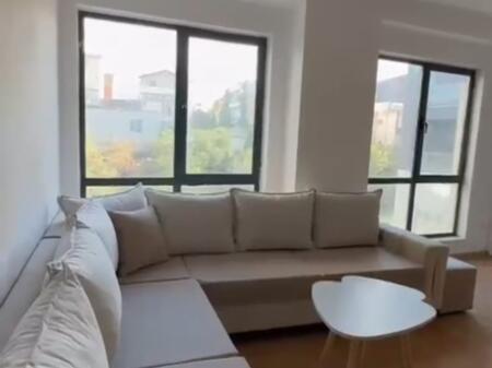 APARTAMENT ME QERA 3+1 RRUGA 5 MAJ 500 EURO