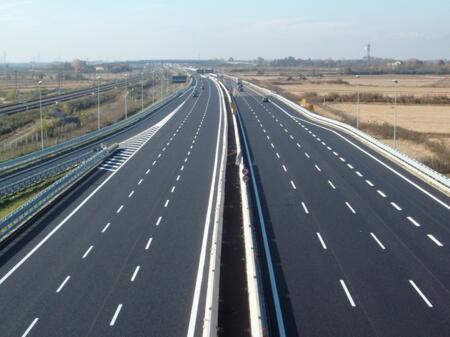 JEPET ME QERA KAPANON BUZE AUTOSTRADES TIRANE-DURRES