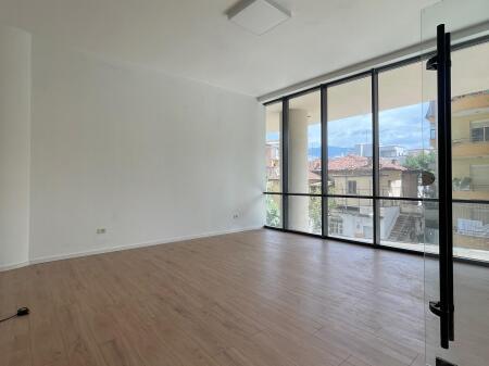 AMBIENT ZYRE ME QIRA - MINE PEZA RESIDENCE