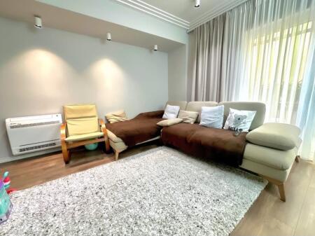Perballe me Myslym Shyri (hyrjen), mbas Neranxit ○ SHESIM SUPER APARTAMENT 3+1
