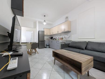 🏬Liqeni i Thate,Rruga Hamdi Garunja,pas Hotel Radisson  shitet apartament  2+1+ verande, 160,000 €uro