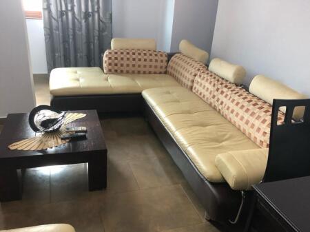Jepet me qera Apartamenti 2+1, rruga e Dibres prane Viles Gold 650 mije leke