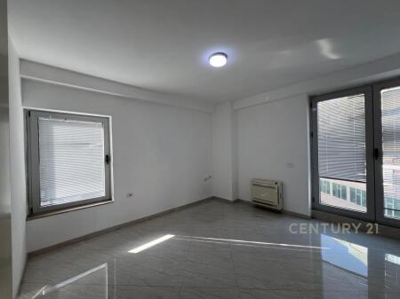 🏢 Business Premises for Rent – at 9-Katëshet, Barrikadave Street