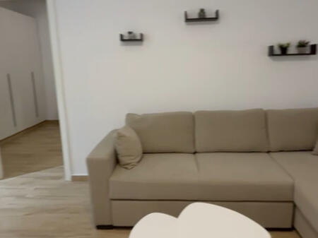 Affittasi ingresso 1+1 a Yzberisht!