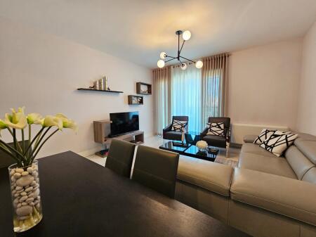 Jepet me qira Apartament 2+1 + Post Parkimi 📍 Kompleksi Ambasador 3!