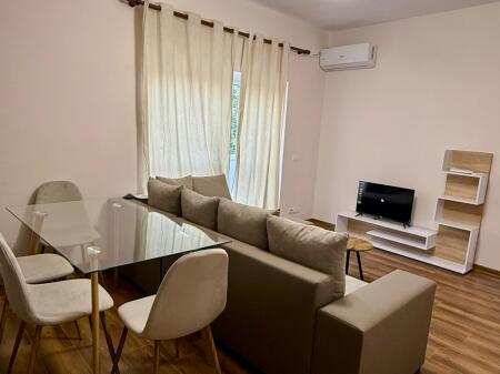 Apartment 1+1 for rent, opposite the Mosque on Kavaja street, 650 thousand lek