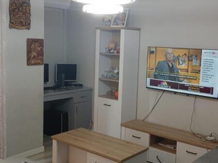 Appartamento 2+1 in affitto in Via Irfan Tomini!