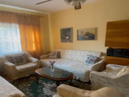 APARTAMENT ME QIRA 2+1- RR FERID XHAJKO (STACIONI I TRENIT)