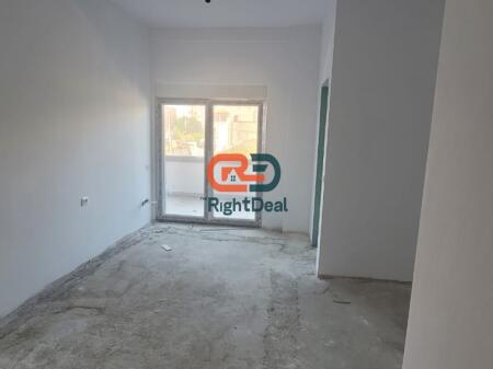 Tek Ali Demi, Shitet Apartament 2+1+2 Me Planimetri Dhe Vendndodhje Perfekte !!