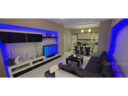 SHESIM APARTAMENT 2+1+2+ POST PARKIMI TEK KOMPLEKSI MAGNET!