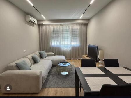 apartament 1+1 me qira te Pazari i Ri