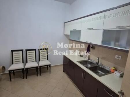 Qera, Ambient Biznesi, ne Yzberisht, Rruga 3 Deshmoret, prane Kmy,  450 euro/muaj.