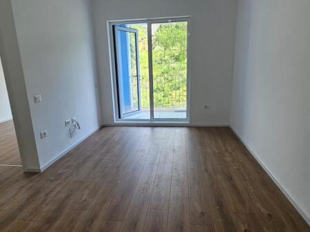 Shitet super apartament 1+1 - Rezidenca OxA, Fresk