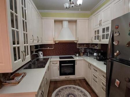 SHITET APARTAMENT 2+1 KINOSTUDIO 140.000 EURO