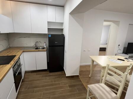 Jepet me qera apartament 1+1 te Zogu Zi 400euro