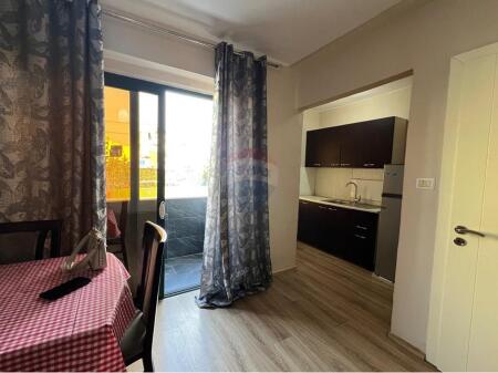 Jepet apartament me qira ne Laprak!
