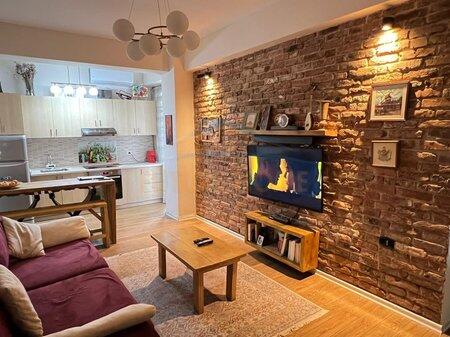 Shitet, Apartament 1+1 , Rruga e Kavajes, Tiranë.