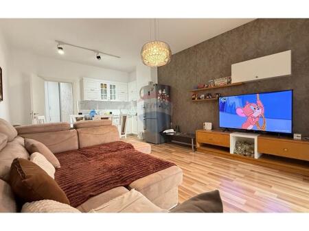 Jepet me qira apartament 2+1 ne rrugen e Kosovareve,