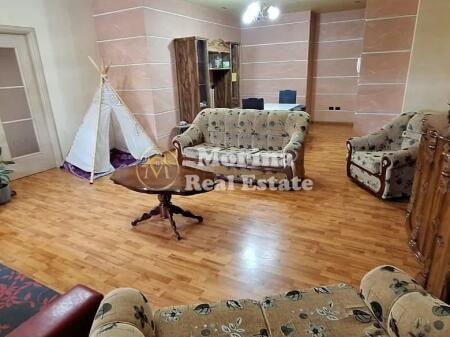 Qera Apartament 3+1+2, Bulevardi Bajram Curri, 700 Euro/Muaj