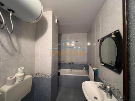 Qera, Apartament 2+1, prane Square 21, Tirane.