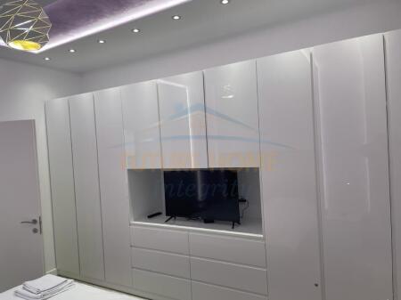 Qera, Apartament 1+1, Shallvaret, Tiranë.