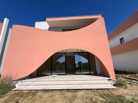 WE SELL A SUPER INDIVIDUAL VILLA WITH A POOL AT LALZ BAY, NEAR SAN PIETRO!   500,000 €