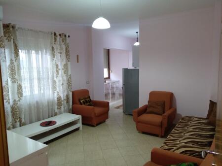 🏢Dopo la scuola di 9 anni 4 Deshmoret, si affitta un appartamento 1+1 arredato, 45.000 Leke
