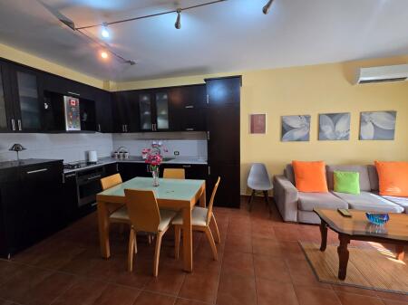 Apartament 2+1 me qira "Komuna e parisit"