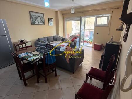 APARTAMENT ME QERA 2+1 TREGU ELEKTRIK 45.000 LEKE