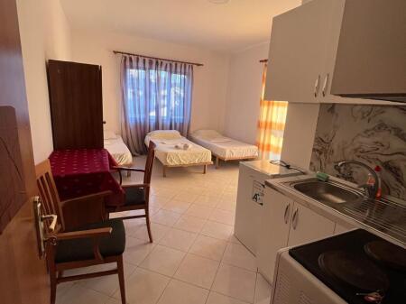 GARSIONERE 320 EURO.VILAT AMERIKANE.
