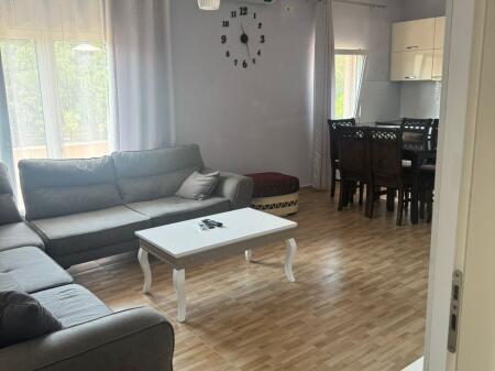 APARTAMENT ME QERA 2+1 ALI DEMI 400 EURO