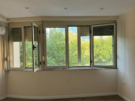 OFFICE FOR RENT 80 M2 9 FLOORS 1,200 EURO