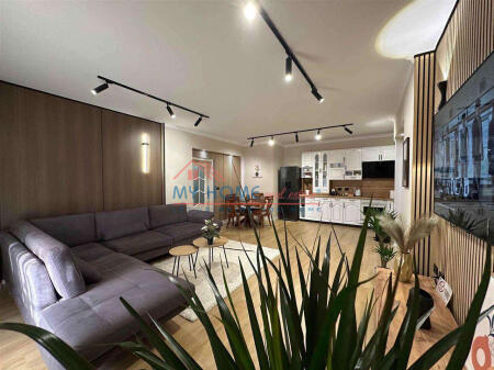 Apartment 2+1 for rent Willson Square Tirana