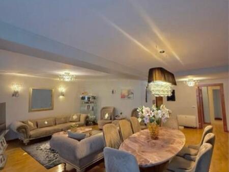 SHITET APARTAMENT 4+1 BULEVARDI ZOGU PARE 600.000 EURO