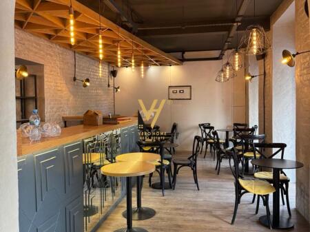 AFFITTASI BAR CAFFÈ IN VIA DURRESIT 2.200 EURO