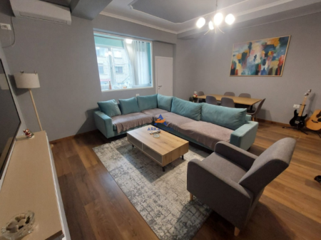 JEPET PER SHITJE VILE 5+1+ANEKS+BALLKON "SHKOLLA E BALETIT" 450.000 EURO