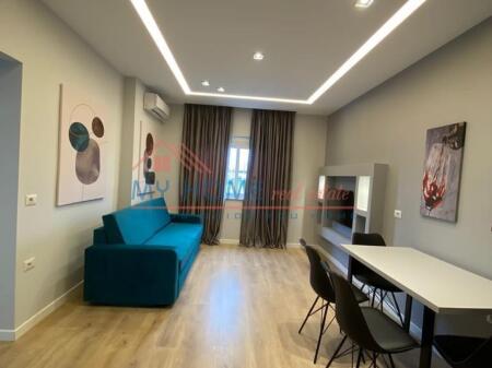 Apartament 2+1 me qera 21 Dhjetori ne Tirane
