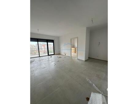 Shitet apartament 2+1+2 Myslym Shyri
