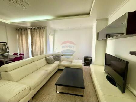 Apartament - Për Qira - Kompleksi Kontakt
