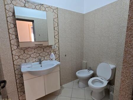 Jepet me qira apartament 2+1 në kompleksin Ilad - Astir