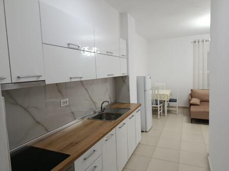Apartment for rent near Vila Gold. Rr Dibres. 480€