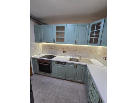 Jepet me Qira – Apartament 1+1 pranë ish-Stacionit të Trenit, Tiranë