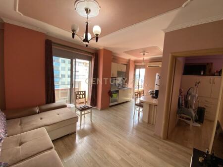 Ofrojme Apartament per Shitje 1+1+Verande, Prane Spitalit Hygeia