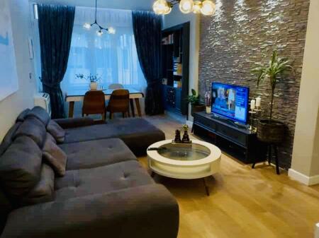 🏡 Shitet Apartament 2+1 – Kopshti Botanik