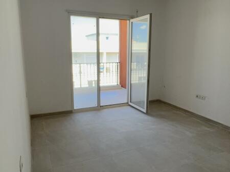 Shitet apartament Kamez